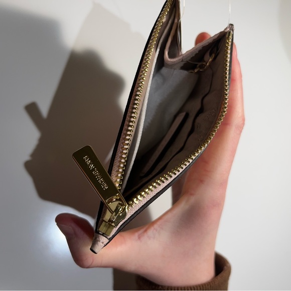 Michael Kors Jet Set Travel Wallet - Picture 4 of 4